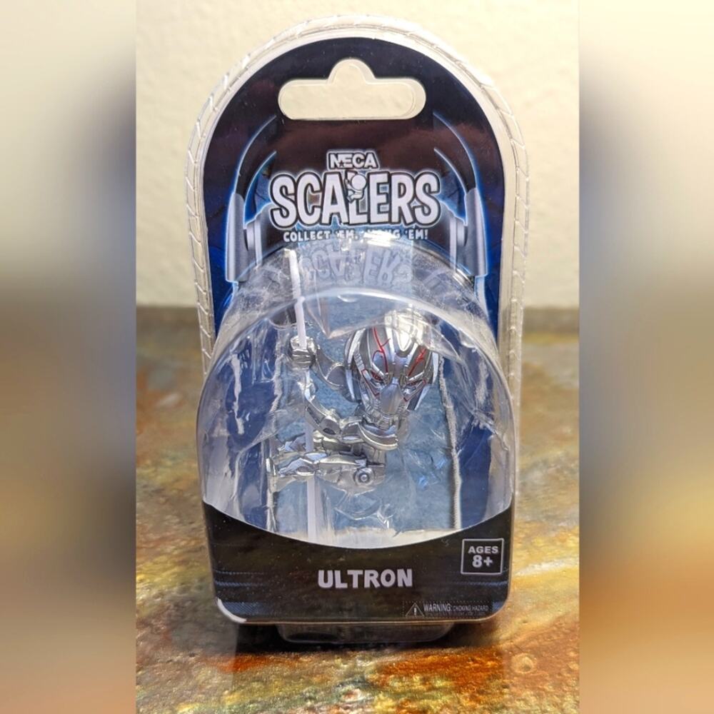 Marvel Avengers - Age of Ultron - NECA - Scalers Ultron Vinyl Figure-NEW IN PKG